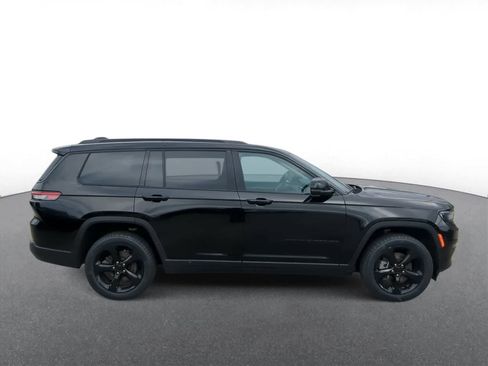 Used 2023 Jeep Grand Cherokee L Limited w/ Luxury Tech Group II image 9