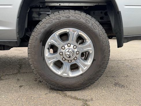 Used 2024 RAM 2500 Big Horn image 24
