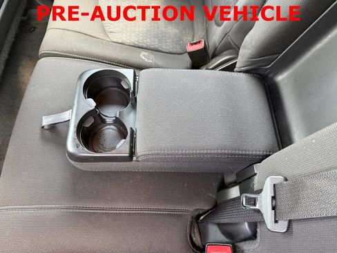 Used 2016 GMC Acadia SLE FWD image 16