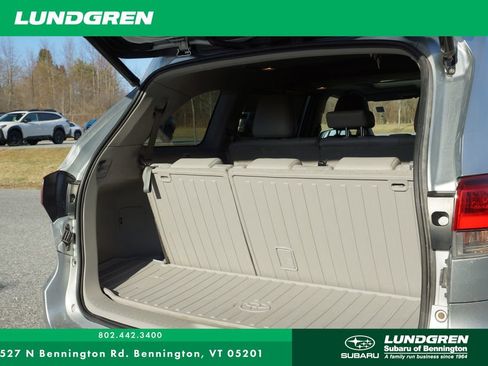 Used 2019 Toyota Highlander XLE AWD/4WD image 27