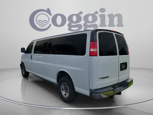 Used 2018 Chevrolet Express 3500 LT w/ LT Preferred Equipment Group RWD image 5