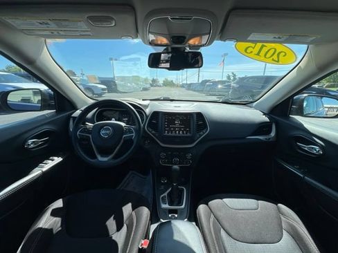 Used 2015 Jeep Cherokee Latitude w/ Comfort/Convenience Group AWD/4WD image 17