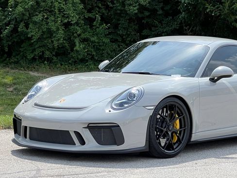 Used 2018 Porsche 911 GT3 w/ Sport Chrono Package RWD image 12