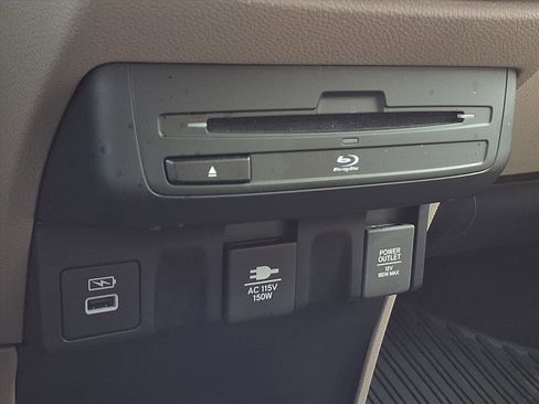 Used 2023 Honda Odyssey Elite image 15