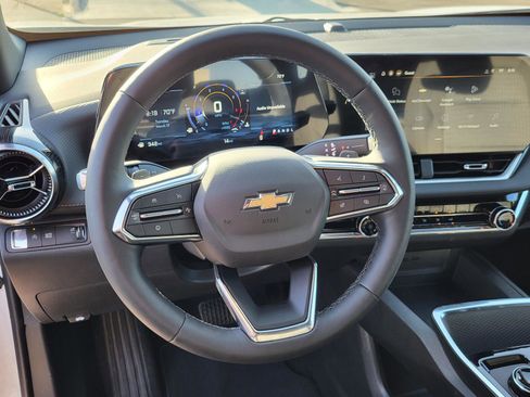 New 2026 Chevrolet Equinox LT w/ Safety and Technology Package FWD image 16