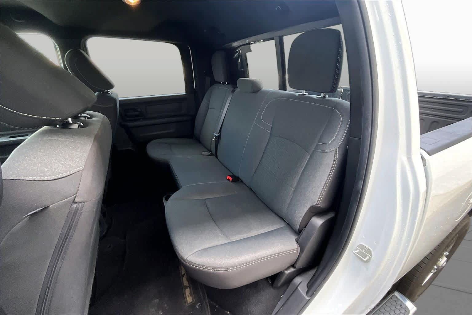 Used 2024 RAM 2500 Tradesman w/ Chrome Appearance Group AWD/4WD image 21