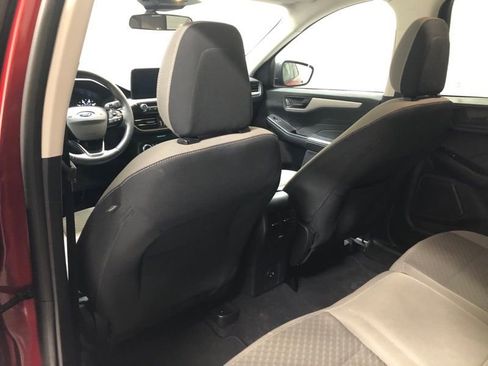 Used 2022 Ford Escape SE w/ Cold Weather Package image 16