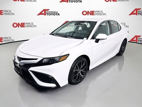 Certified 2023 Toyota Camry SE w/ Convenience Package image 3