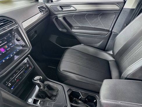 Used 2023 Volkswagen Tiguan SE FWD image 24