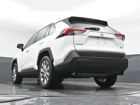 Used 2020 Toyota RAV4 XLE Premium image 48