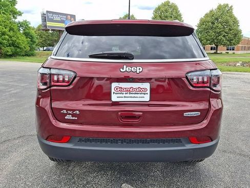 Used 2022 Jeep Compass Latitude w/ Convenience Group AWD/4WD image 9