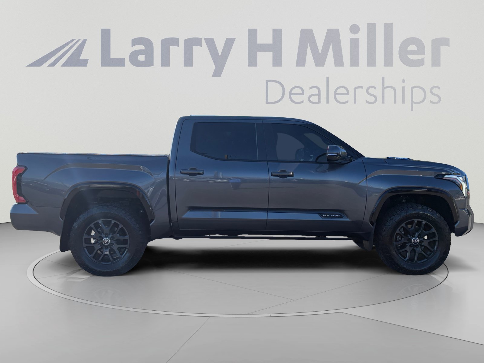 Used 2024 Toyota Tundra Platinum AWD/4WD image 6