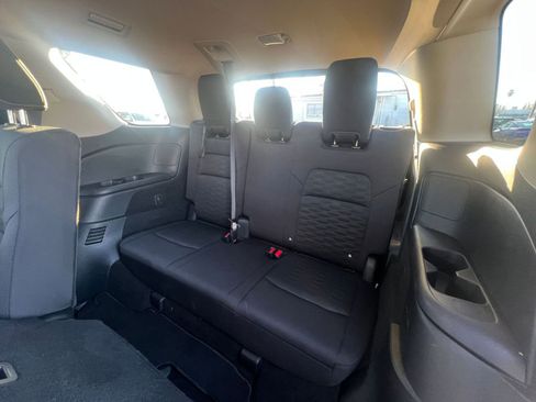 Used 2025 Nissan Pathfinder SV image 30