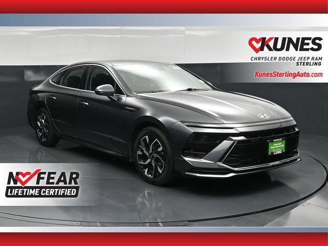 Used 2025 Hyundai Sonata SEL FWD image 1