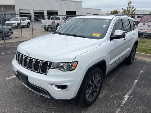 Used 2018 Jeep Grand Cherokee Limited image 3