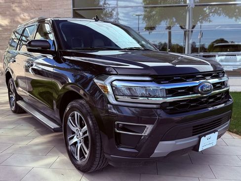 Used 2024 Ford Expedition Limited AWD/4WD image 6