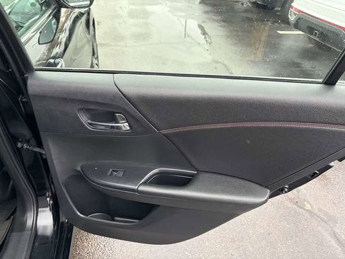Used 2017 Honda Accord Sport Special Edition image 26