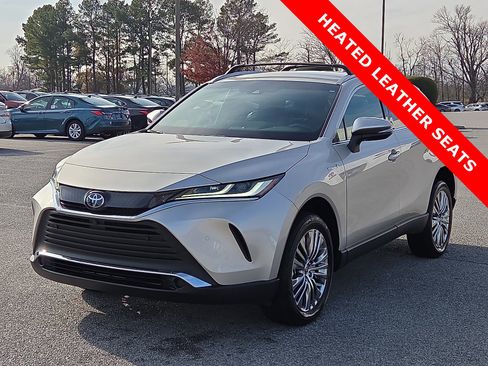 Used 2021 Toyota Venza Limited image 2