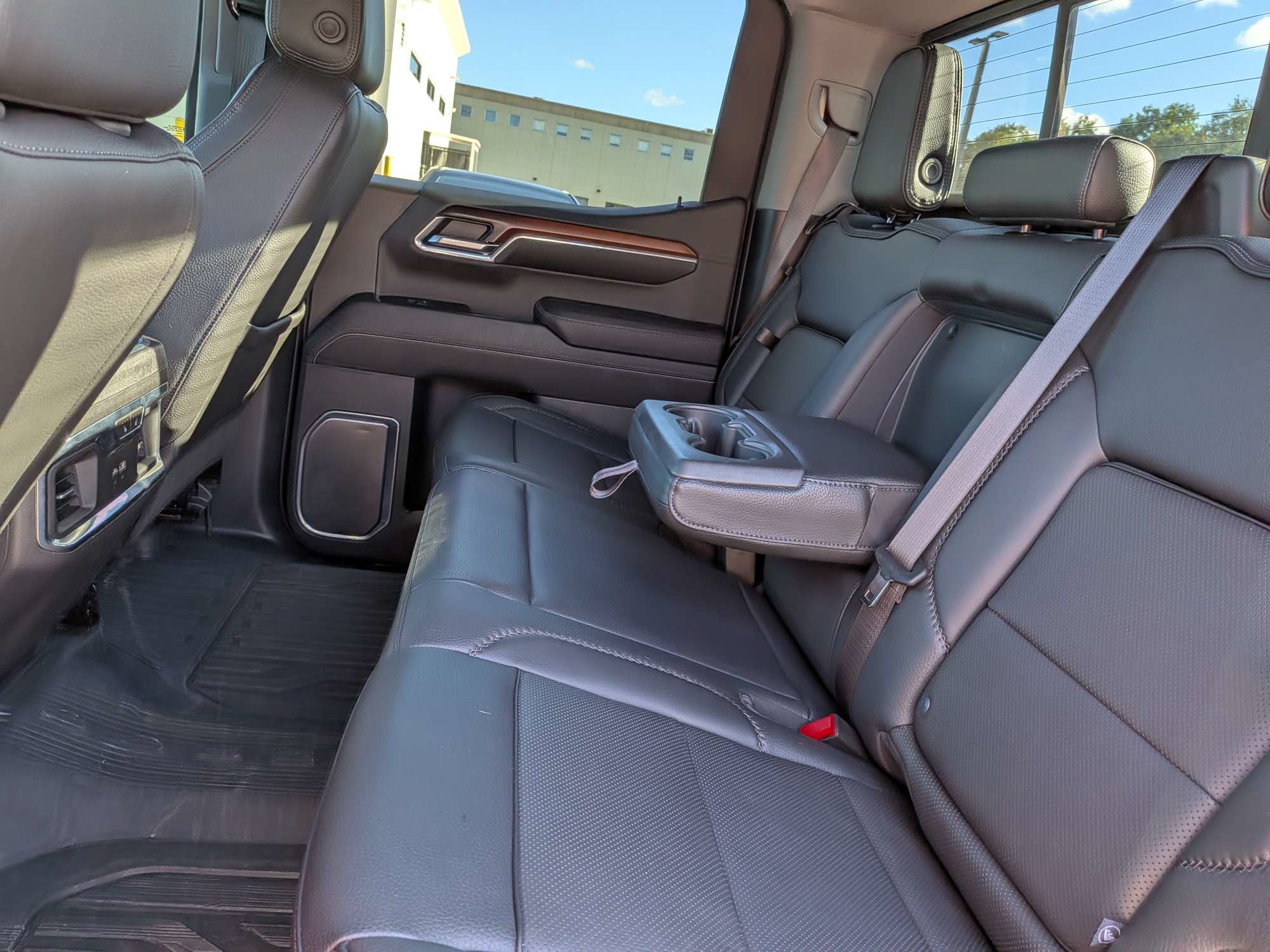 Used 2024 GMC Sierra 1500 Denali w/ Denali Reserve Package AWD/4WD image 17