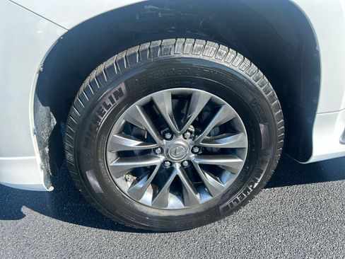Used 2019 Lexus GX 460 Luxury AWD/4WD image 9