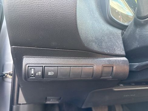 Used 2023 Toyota Corolla LE w/ Carpet Mat Package (TMS) FWD image 13