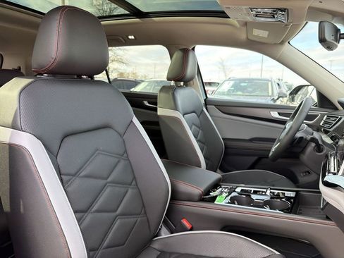 New 2026 Volkswagen Atlas Peak Edition image 21