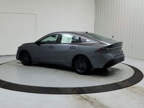New 2026 Nissan Sentra SV w/ SV Convenience Package FWD image 5
