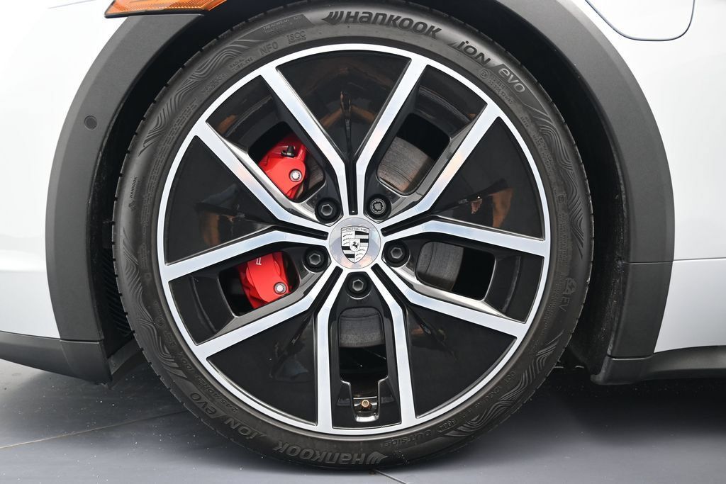 Certified 2025 Porsche Taycan 4S AWD/4WD image 46