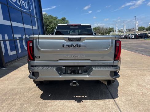Used 2024 GMC Sierra 3500 Denali Ultimate AWD/4WD image 7