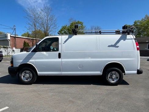 Used 2019 Chevrolet Express 2500 w/ Driver Convenience Package RWD image 2