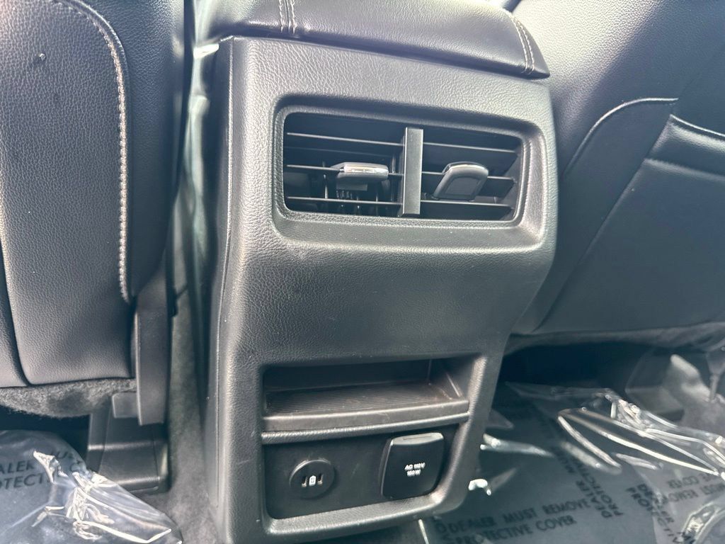 Used 2024 Ford Edge Titanium AWD/4WD image 22