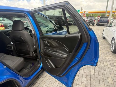 Used 2024 GMC Terrain SLE FWD image 34