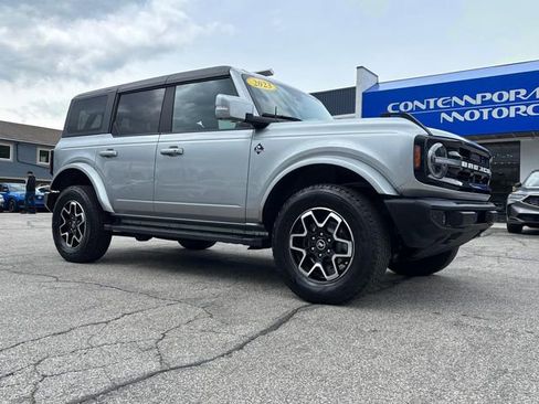 Used 2023 Ford Bronco Outer Banks AWD/4WD image 2