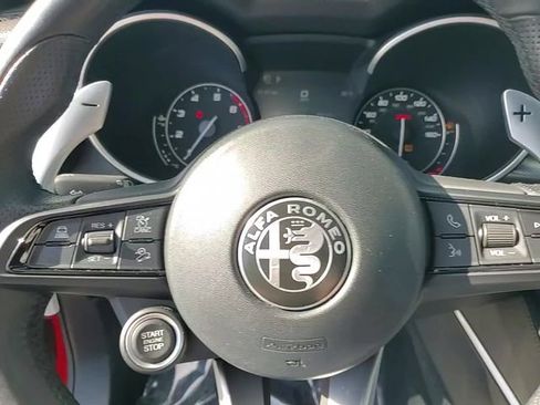 Used 2022 Alfa Romeo Stelvio Veloce image 17