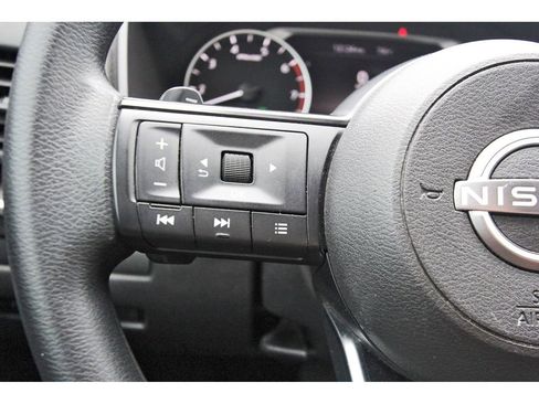 Used 2024 Nissan Rogue S image 13