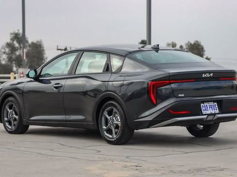 Used 2025 Kia K4 LXS image 6