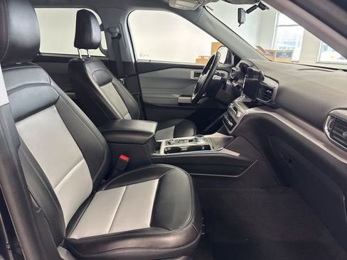 Used 2023 Ford Explorer XLT w/ Equipment Group 202A image 27