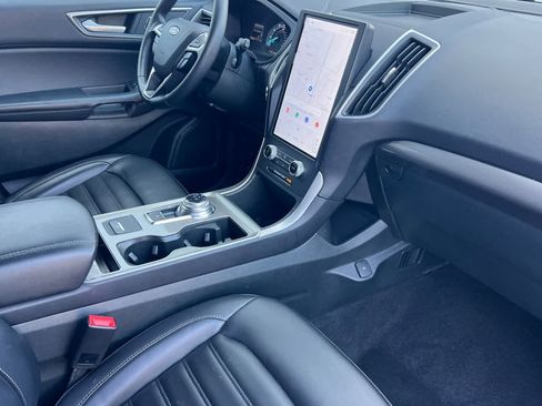 Used 2024 Ford Edge SEL image 17