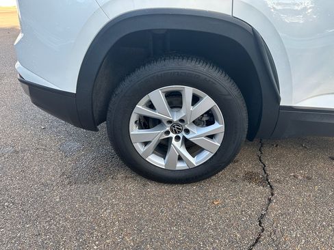 Used 2020 Volkswagen Atlas Cross Sport S image 5