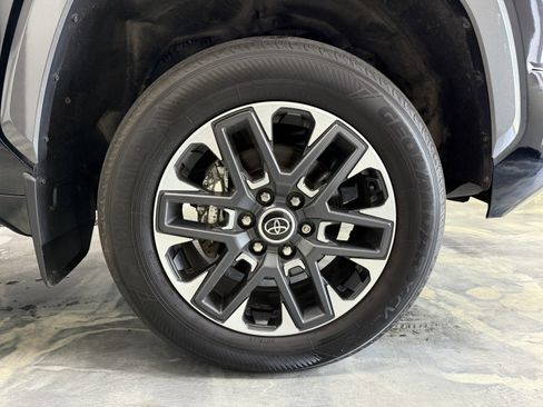 Used 2022 Toyota Tundra Limited image 31