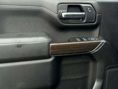 Used 2019 Chevrolet Silverado 1500 RST image 18