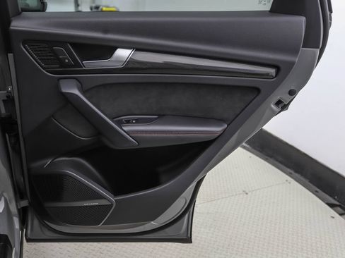 Used 2019 Audi SQ5 Prestige w/ Prestige Package AWD/4WD image 25