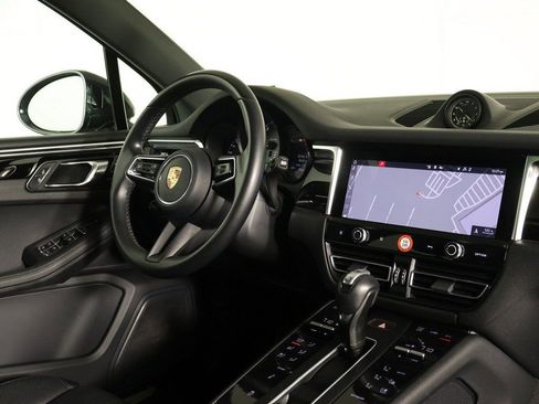 Used 2023 Porsche Macan S AWD/4WD image 37