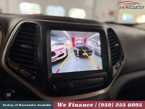 Used 2018 Jeep Cherokee Limited w/ High Altitude Package AWD/4WD image 18
