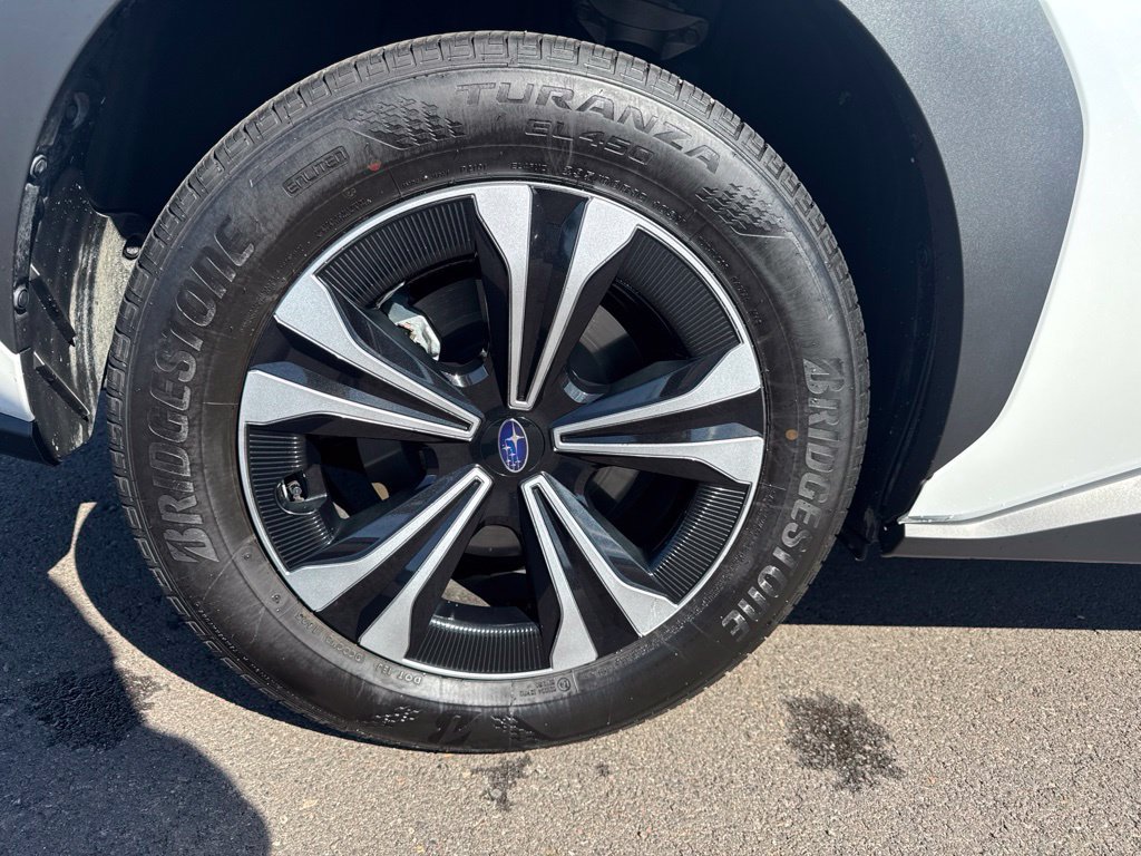 Certified 2025 Subaru Solterra AWD/4WD image 9