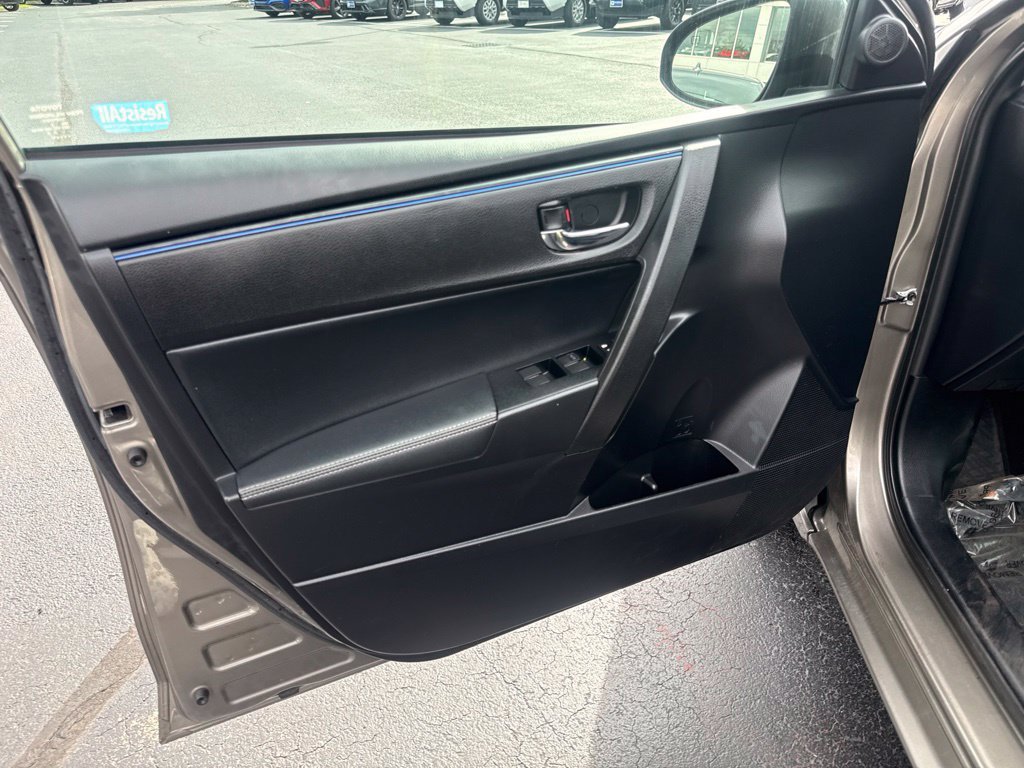 Certified 2017 Toyota Corolla SE w/ SE Premium Package FWD image 13