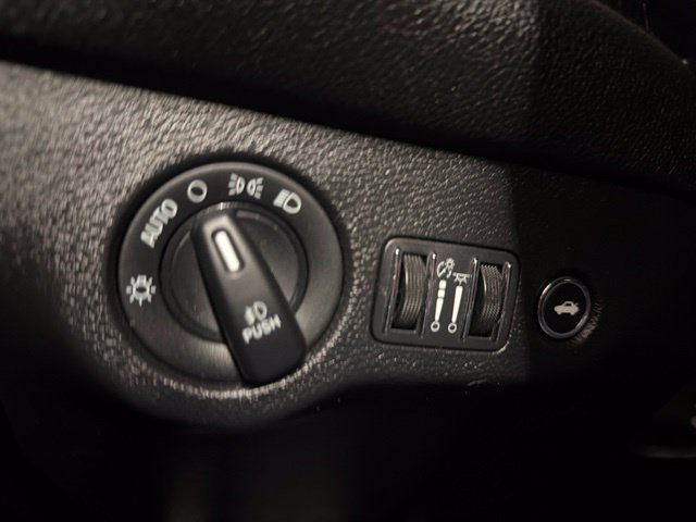 Used 2021 Dodge Challenger SXT w/ Driver Convenience Group RWD image 19