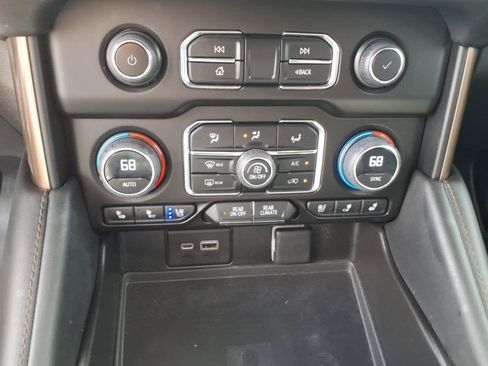 Used 2023 Chevrolet Tahoe High Country AWD/4WD image 25