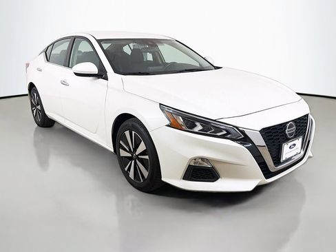 Used 2022 Nissan Altima 2.5 SV AWD/4WD image 2