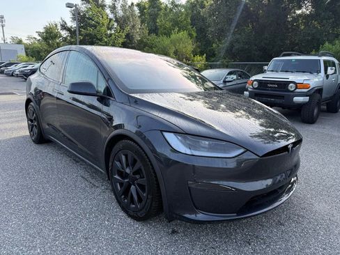 Used 2024 Tesla Model X AWD/4WD image 3
